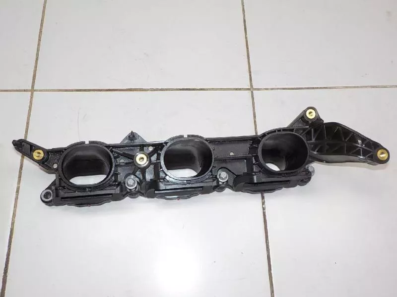 Впускной коллектор ST300968 Впускной коллектор ST300968