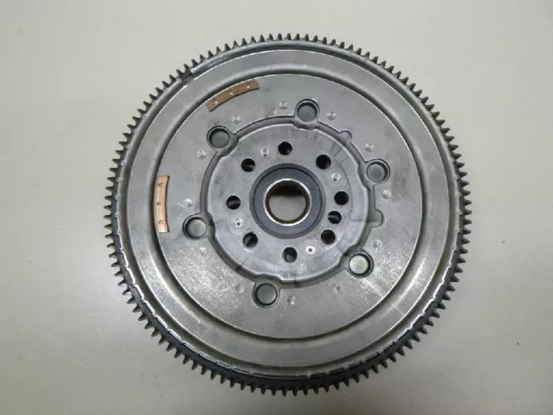 Маховик двигателя BS267793