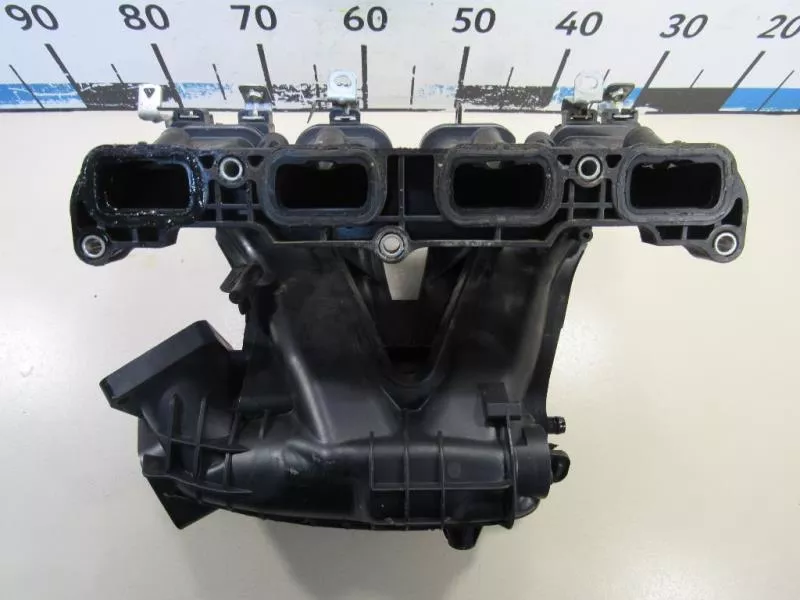 Впускной коллектор ST302133 Впускной коллектор ST302133