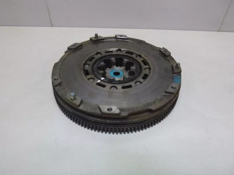 Маховик двигателя BS267779