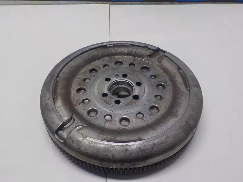 Маховик двигателя BS267896