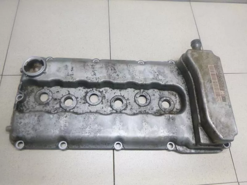 Клапанная крышка ГБЦ BS68379 Клапанная крышка ГБЦ BS68379