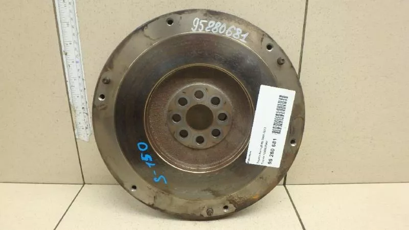 Маховик двигателя BS265388