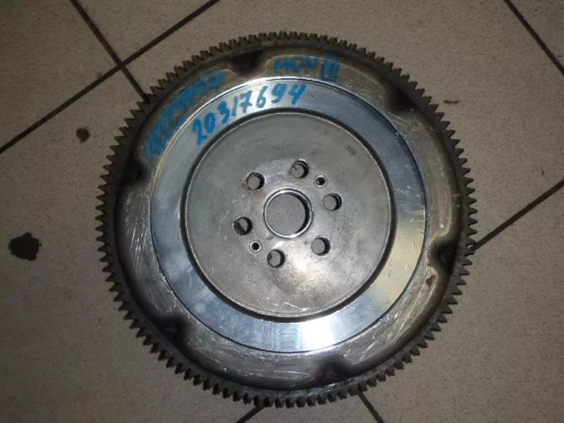 Маховик двигателя BS267632