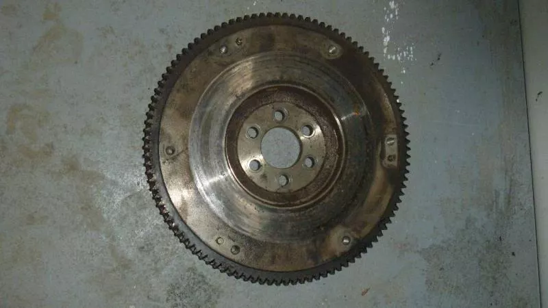 Маховик двигателя BS265357