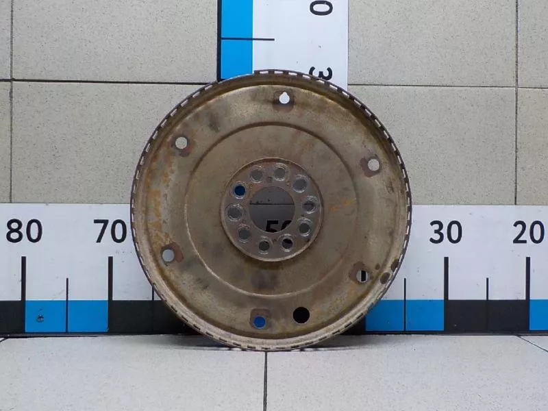 Маховик двигателя BS266003