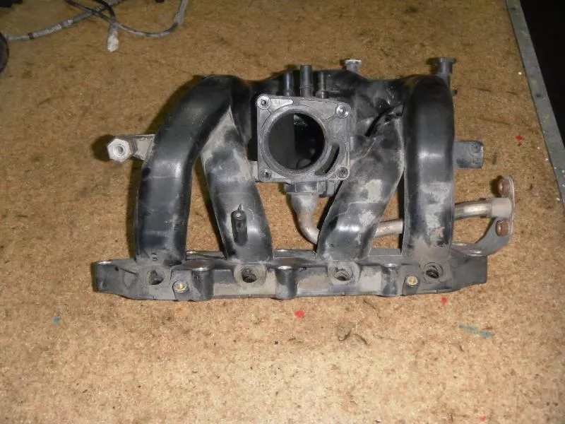 Впускной коллектор ST299885 Впускной коллектор ST299885