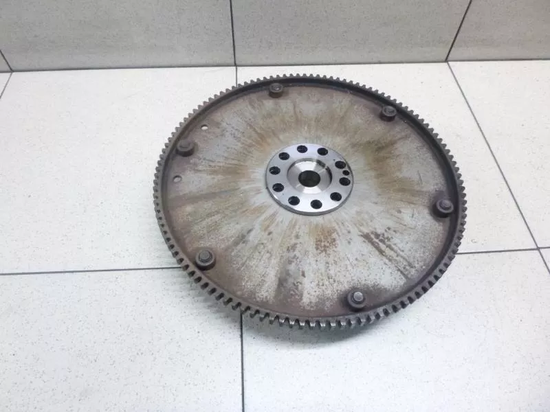 Маховик двигателя BS266032