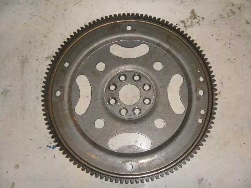 Маховик двигателя BS264877