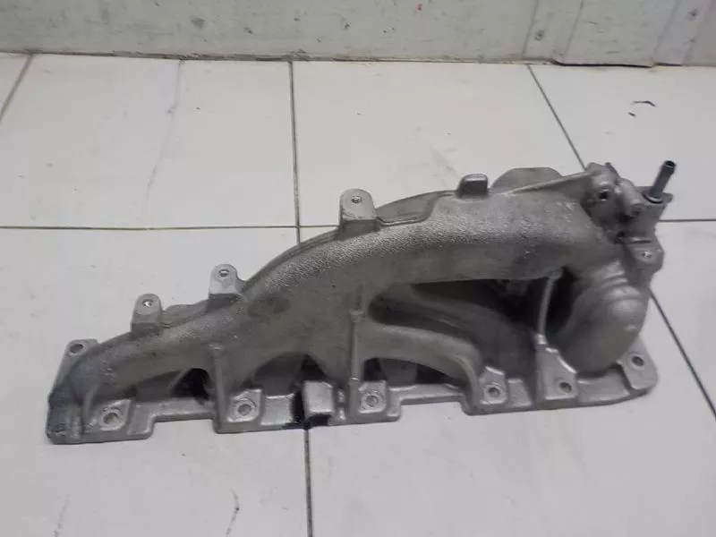 Впускной коллектор ST301720 Впускной коллектор ST301720