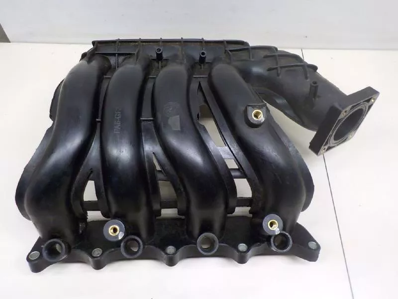 Впускной коллектор ST302455 Впускной коллектор ST302455