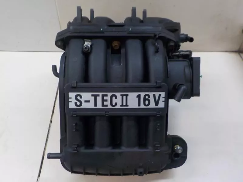 Впускной коллектор ST302883 Впускной коллектор ST302883