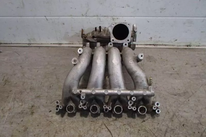 Впускной коллектор ST300443 Впускной коллектор ST300443