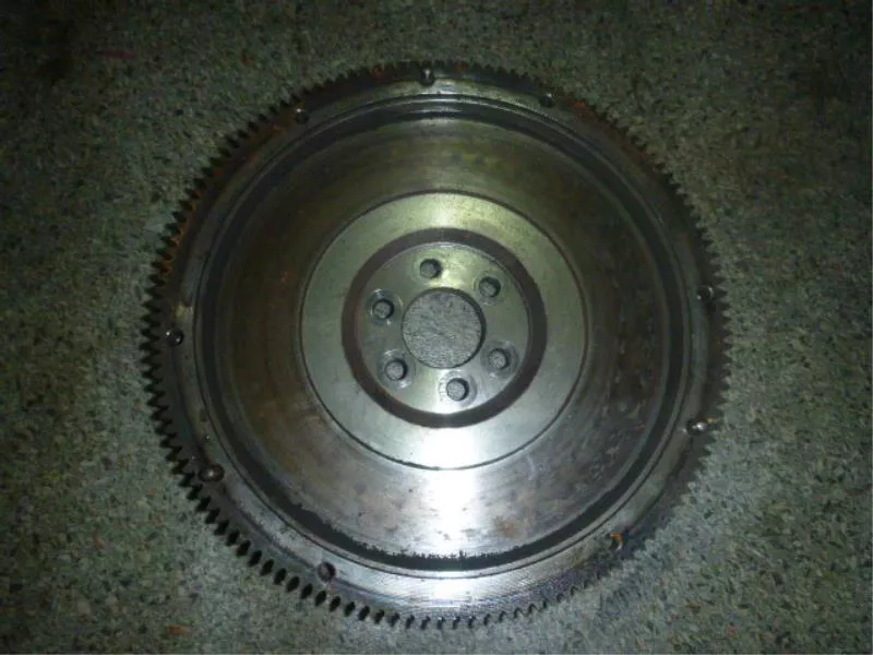 Маховик двигателя BS265470