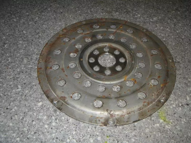 Маховик двигателя BS264304