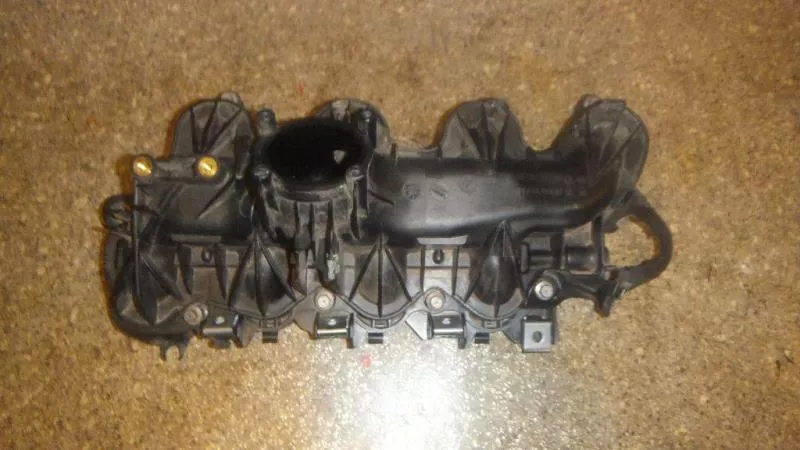 Впускной коллектор ST302004 Впускной коллектор ST302004