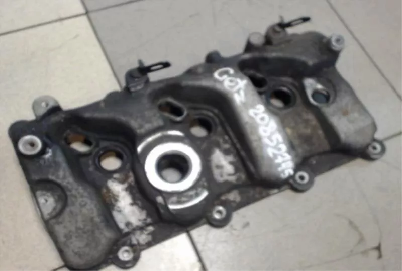 Клапанная крышка ГБЦ BS68638 Клапанная крышка ГБЦ BS68638