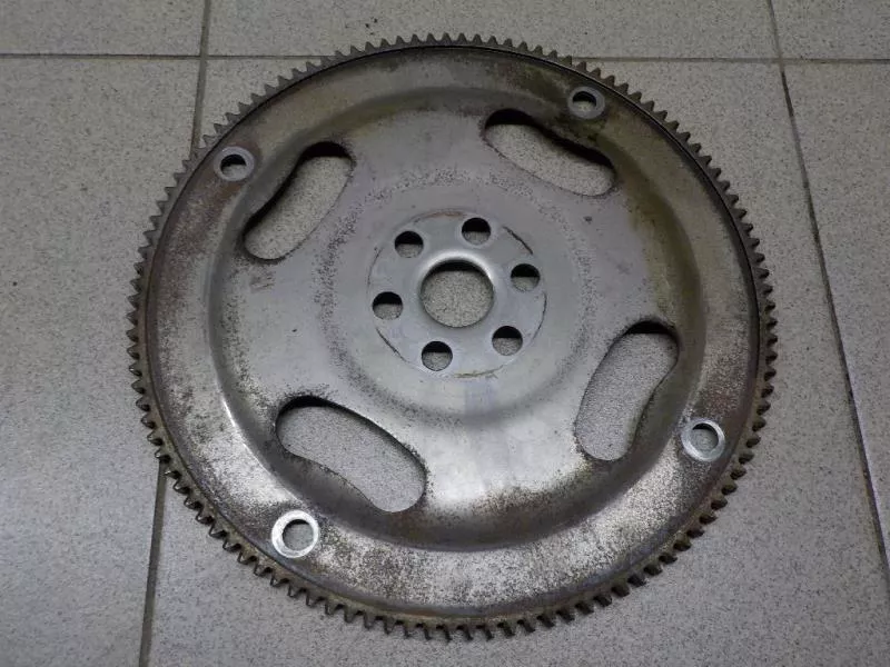 Маховик двигателя BS263581