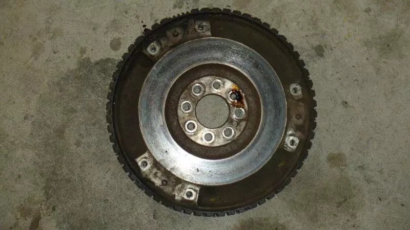 Маховик двигателя BS266024