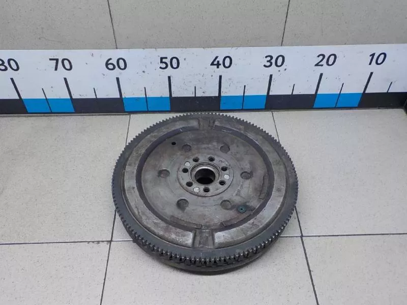 Маховик двигателя BS267806