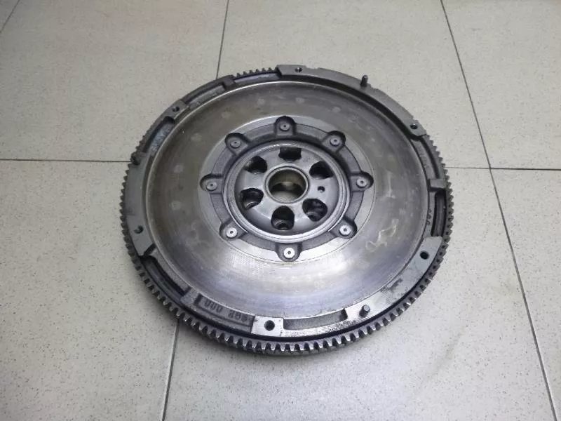 Маховик двигателя BS266383