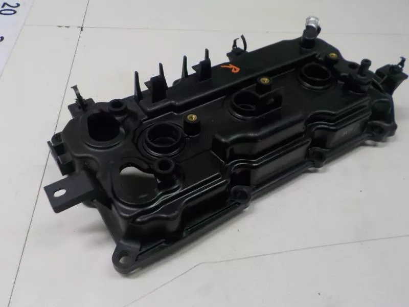 Клапанная крышка ГБЦ BS70428 Клапанная крышка ГБЦ BS70428