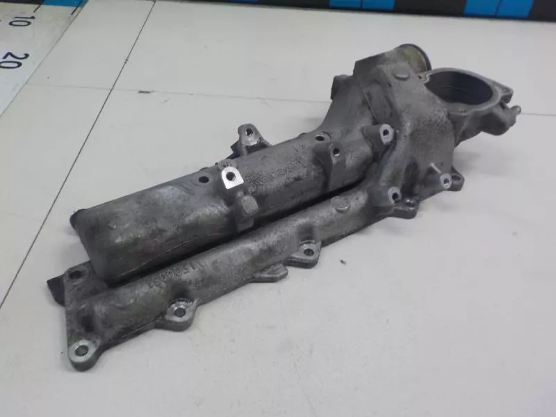 Впускной коллектор ST303185 Впускной коллектор ST303185