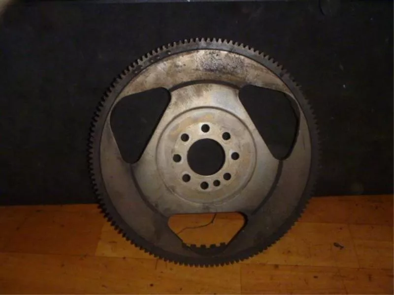 Маховик двигателя BS265812