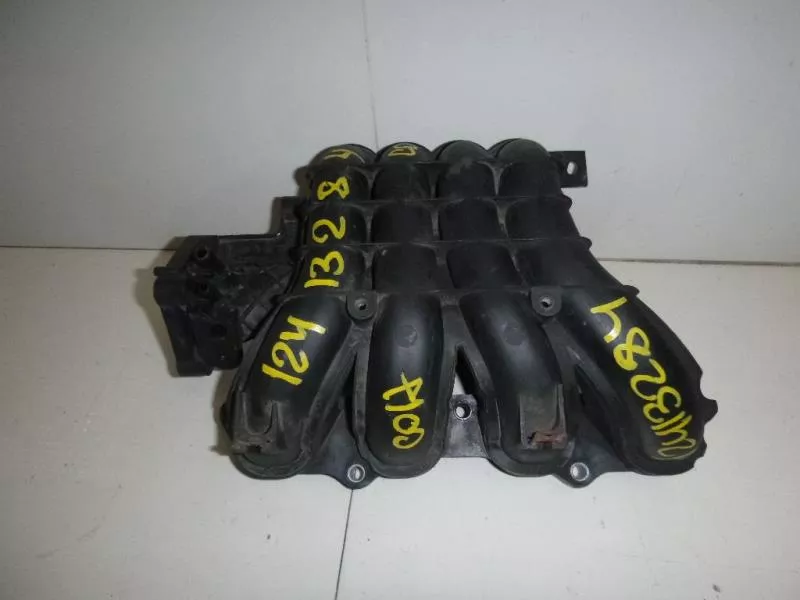 Впускной коллектор ST300042 Впускной коллектор ST300042