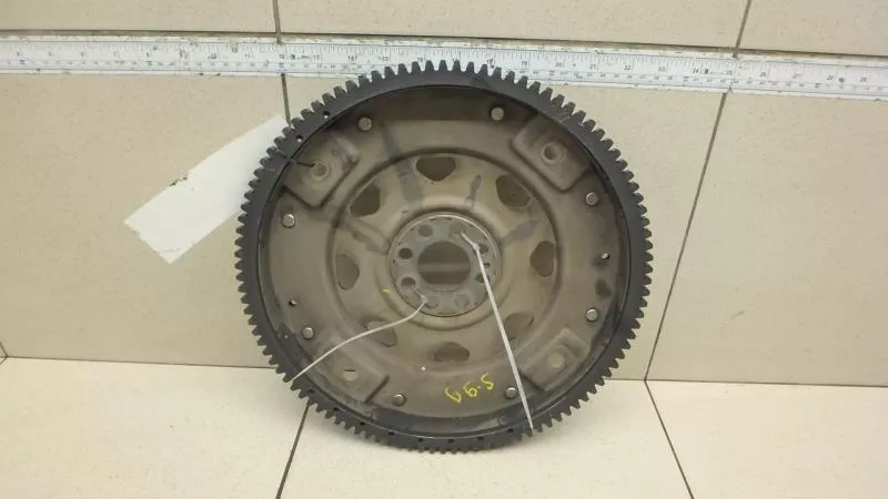 Маховик двигателя BS267192