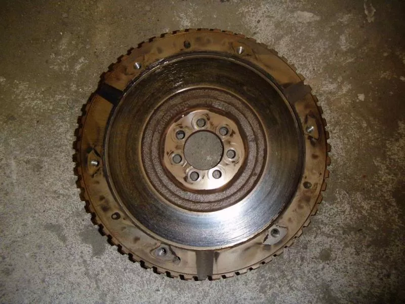 Маховик двигателя BS264027