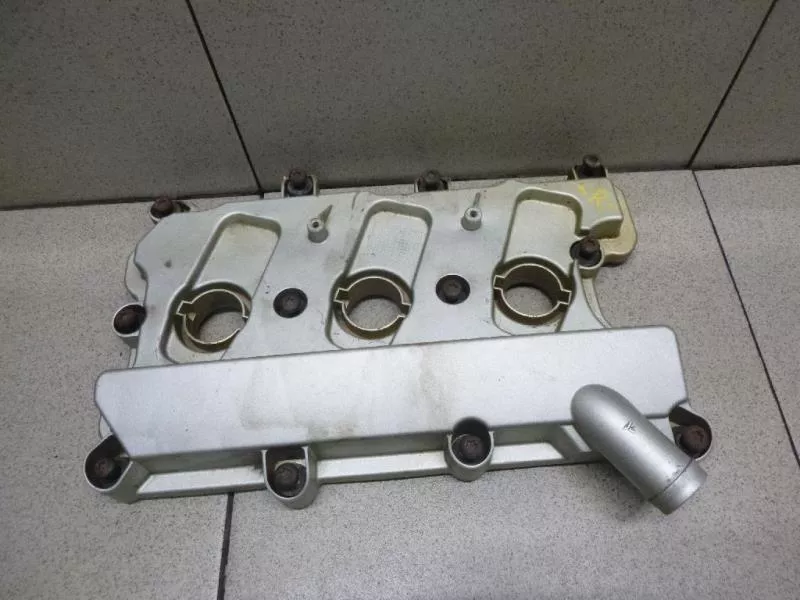 Клапанная крышка ГБЦ BS69288 Клапанная крышка ГБЦ BS69288