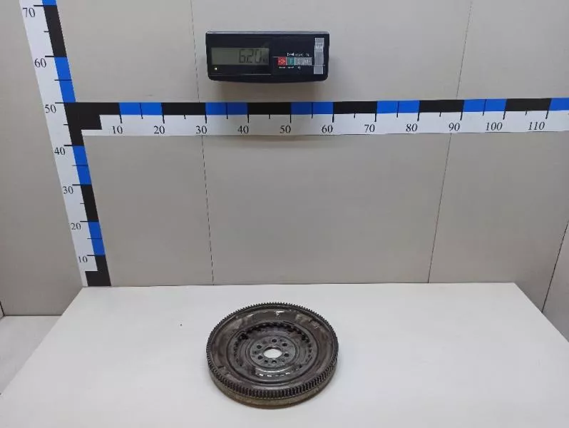 Маховик двигателя BS267768