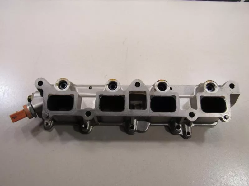 Впускной коллектор ST299296 Впускной коллектор ST299296