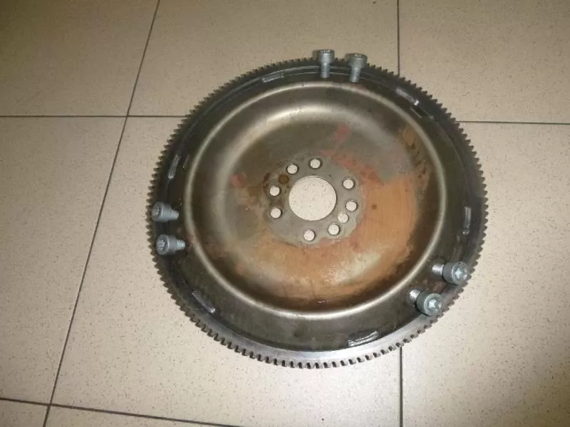 Маховик двигателя BS265601