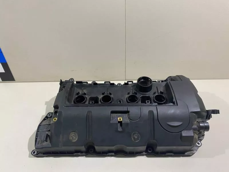 Клапанная крышка ГБЦ BS69832