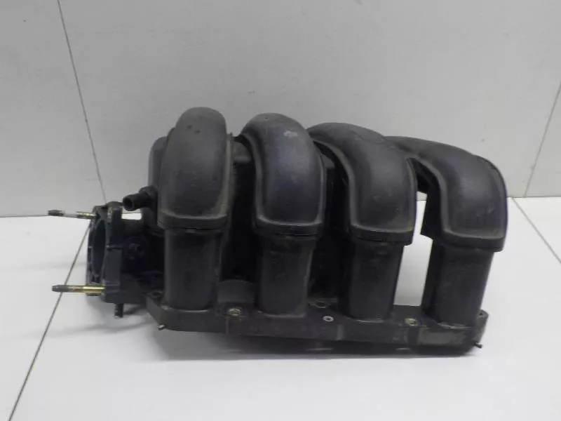 Впускной коллектор ST301484 Впускной коллектор ST301484