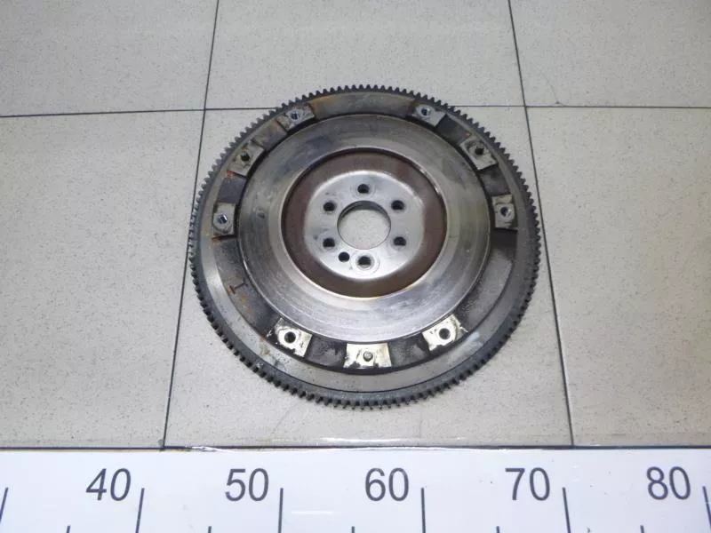 Маховик двигателя BS266368