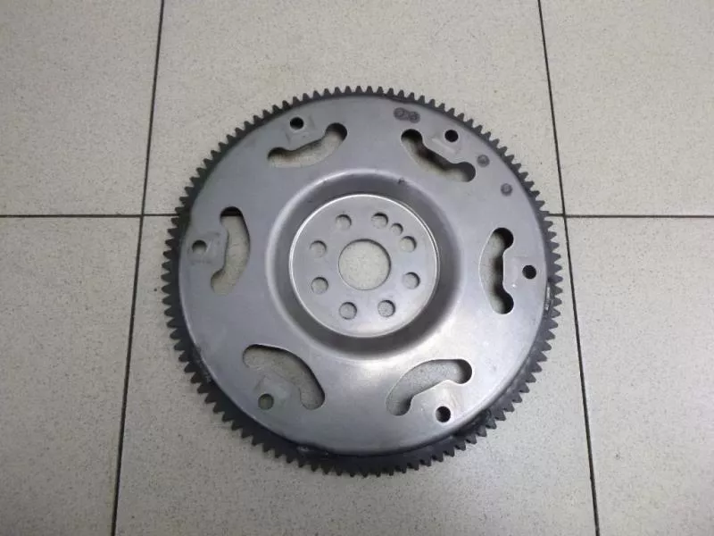 Маховик двигателя BS266071