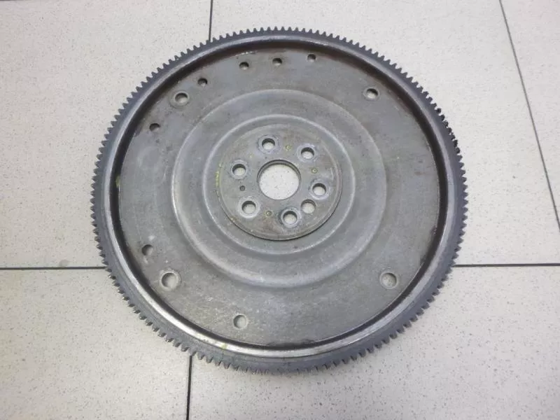 Маховик двигателя BS266478