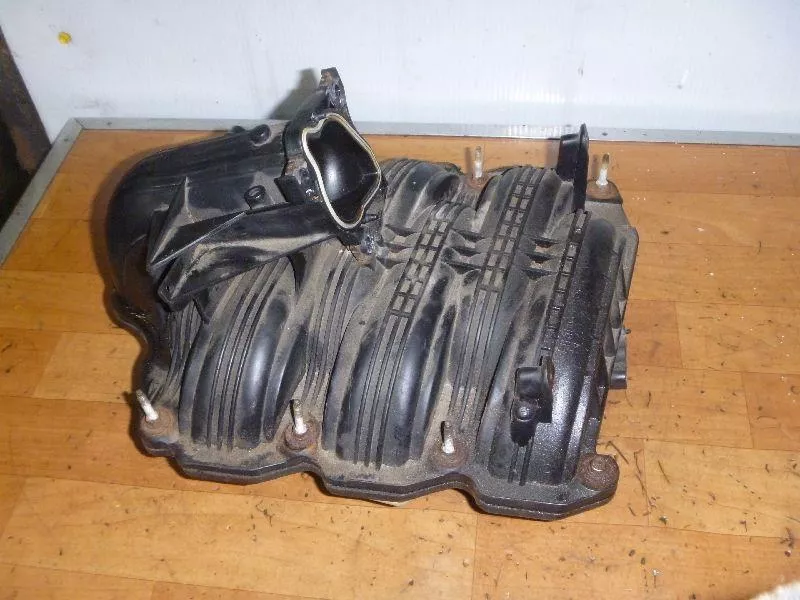 Впускной коллектор ST302288