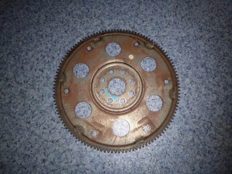 Маховик двигателя BS264836