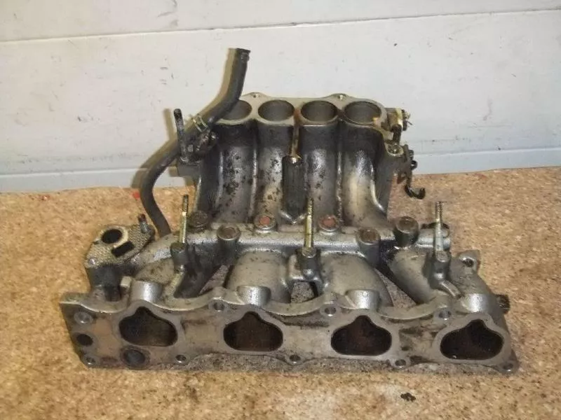 Впускной коллектор ST301740 Впускной коллектор ST301740