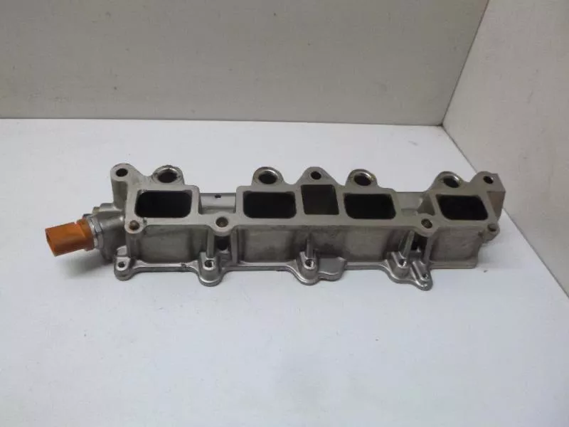 Впускной коллектор ST299318