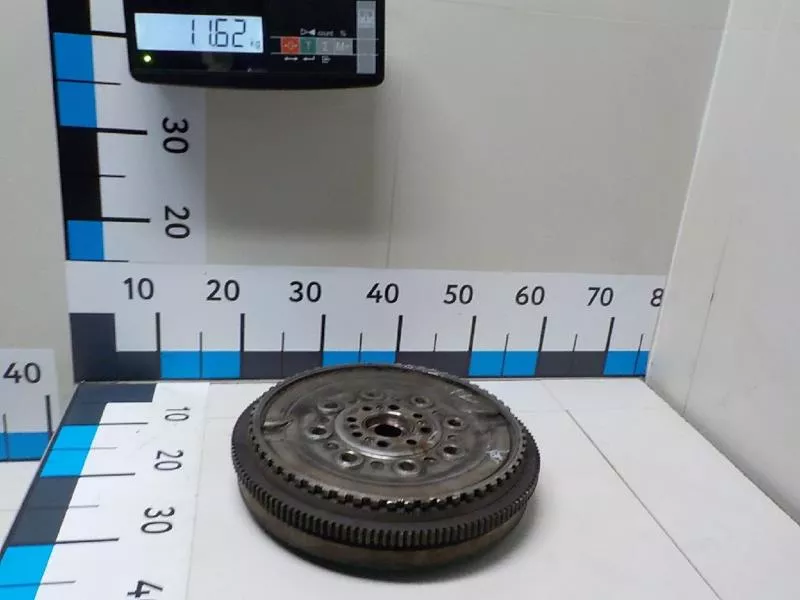 Маховик двигателя BS267789