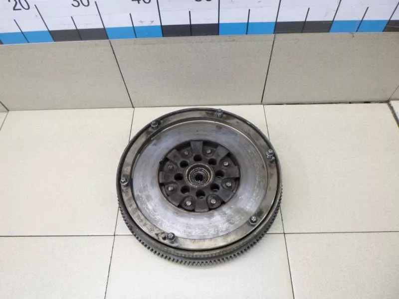 Маховик двигателя BS267862