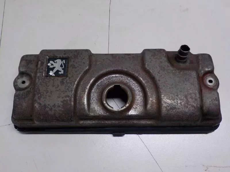 Клапанная крышка ГБЦ BS68575 Клапанная крышка ГБЦ BS68575