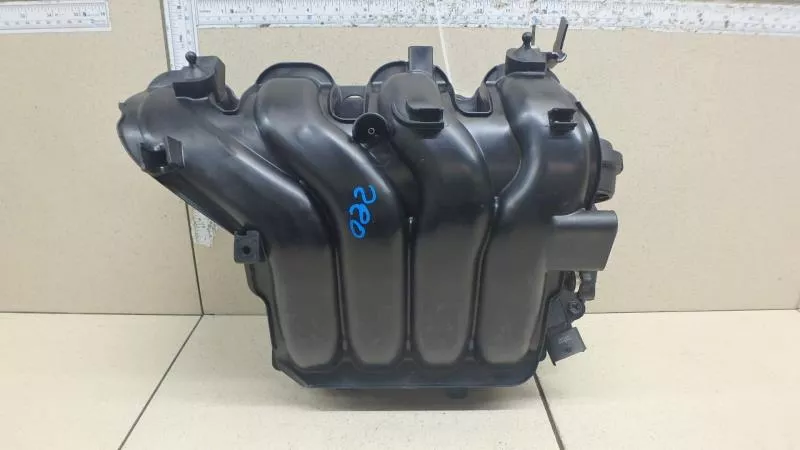 Впускной коллектор ST302782 Впускной коллектор ST302782