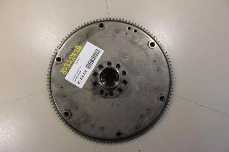 Маховик двигателя BS266038