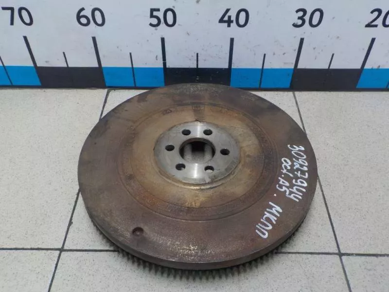 Маховик двигателя BS266285